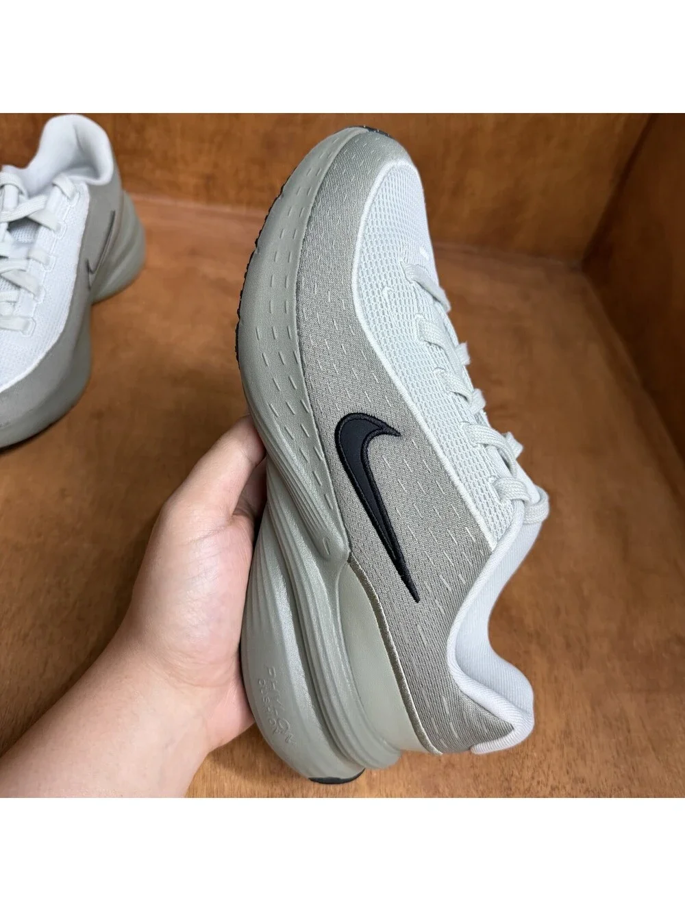 Nike uplift scgs